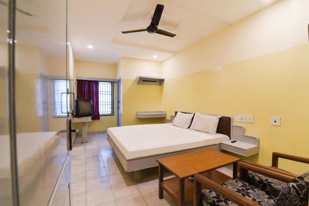 Spot On Karthik International Nellore Buitenkant foto